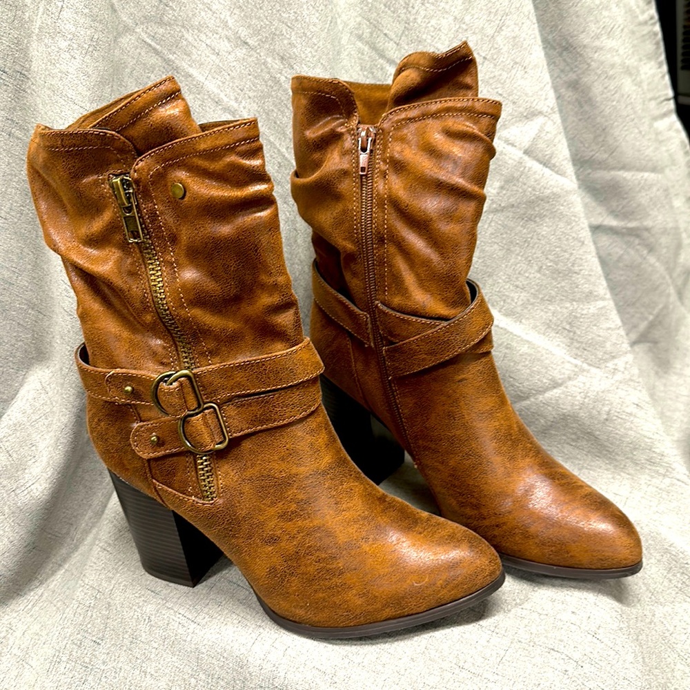 Carlos by Carlos Santayana Store size 10 Tan/brown